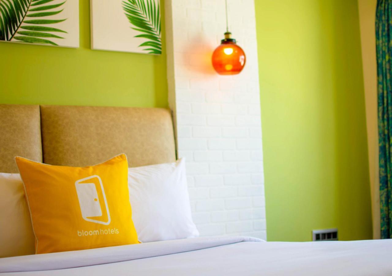 Bloom Hotel - Gachibowli Haiderabad Buitenkant foto