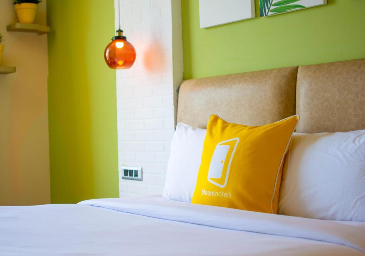 Bloom Hotel - Gachibowli Haiderabad Buitenkant foto