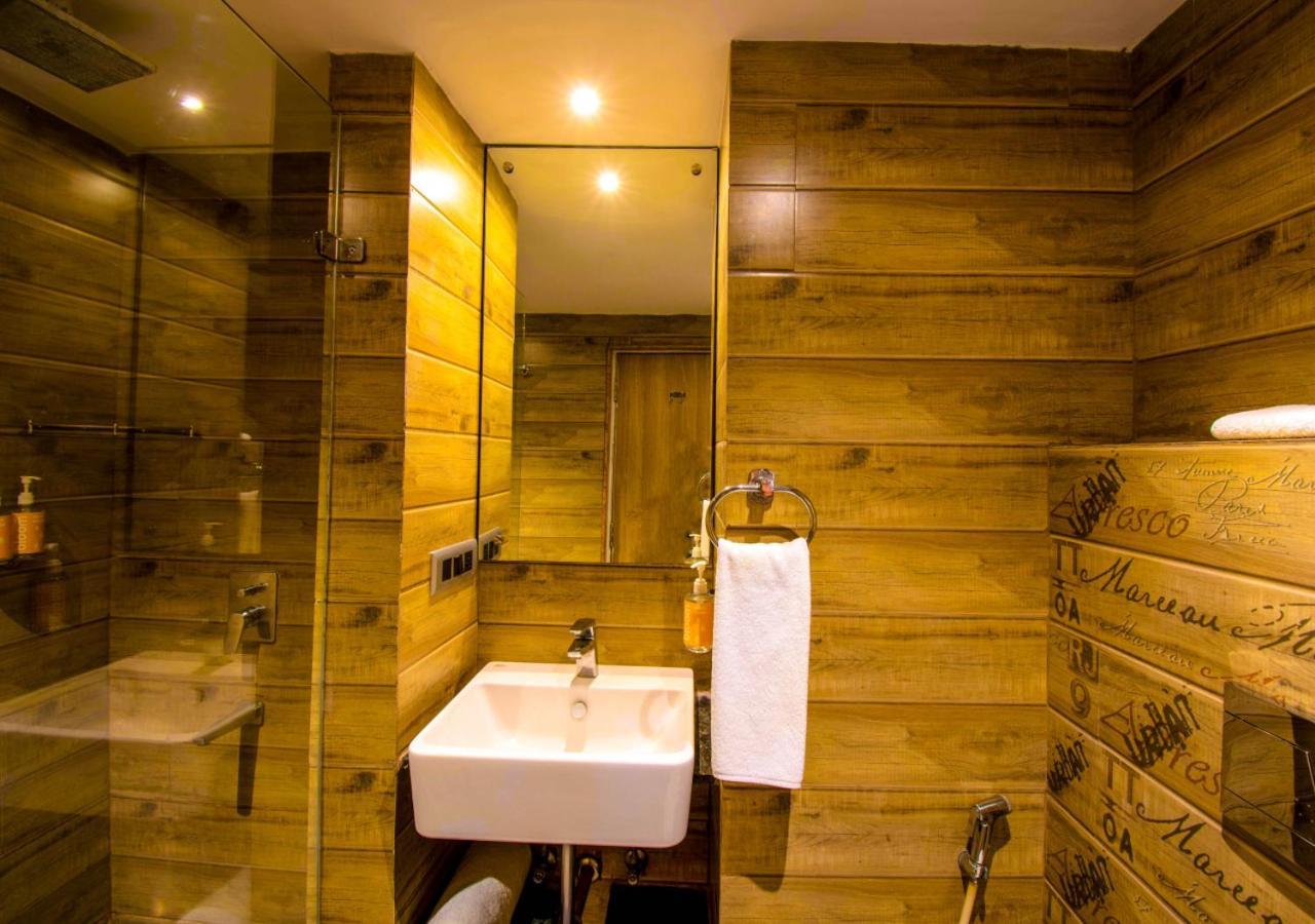 Bloom Hotel - Gachibowli Haiderabad Buitenkant foto