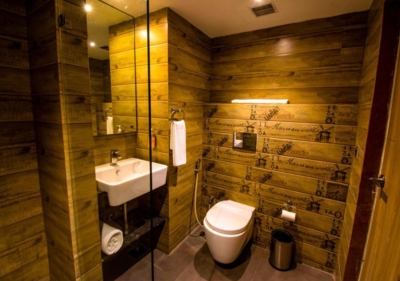 Bloom Hotel - Gachibowli Haiderabad Buitenkant foto