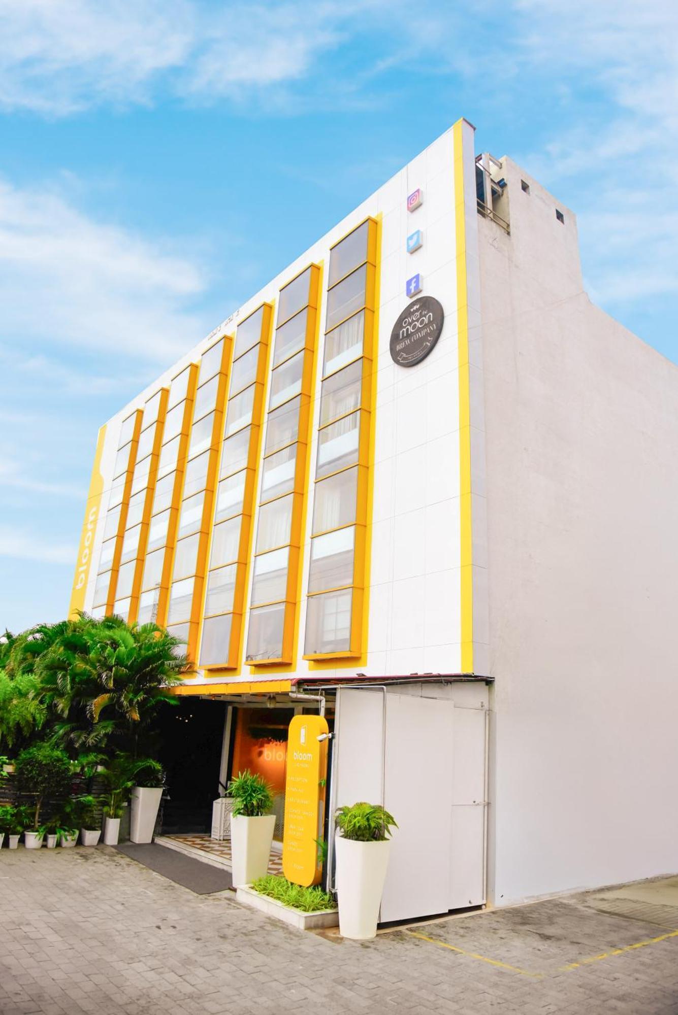 Bloom Hotel - Gachibowli Haiderabad Buitenkant foto